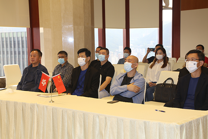 20221016 鍾山公司組織江蘇駐港企業(yè)集中收看黨的二十大開幕式2.jpg