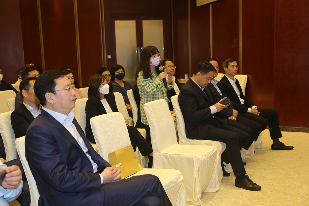 20230327 鍾山公司舉辦全國“兩會”精神分享會4.jpg