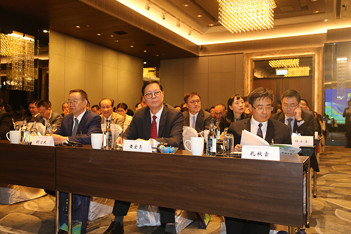 20181122 黃宏亮董事長出席2018南京現(xiàn)代服務(wù)業(yè)發(fā)展商機(香港)推介會2.jpg